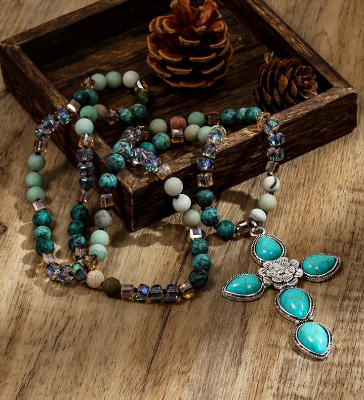 Simple Grace Natural Stones Necklace in Turquoise