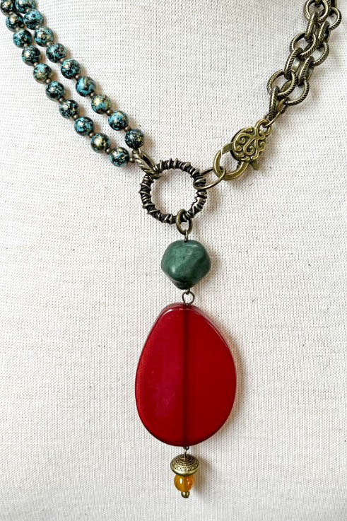 WESTERN RED SUNRISE NATURAL STONE & CRYSTAL NECKLACE