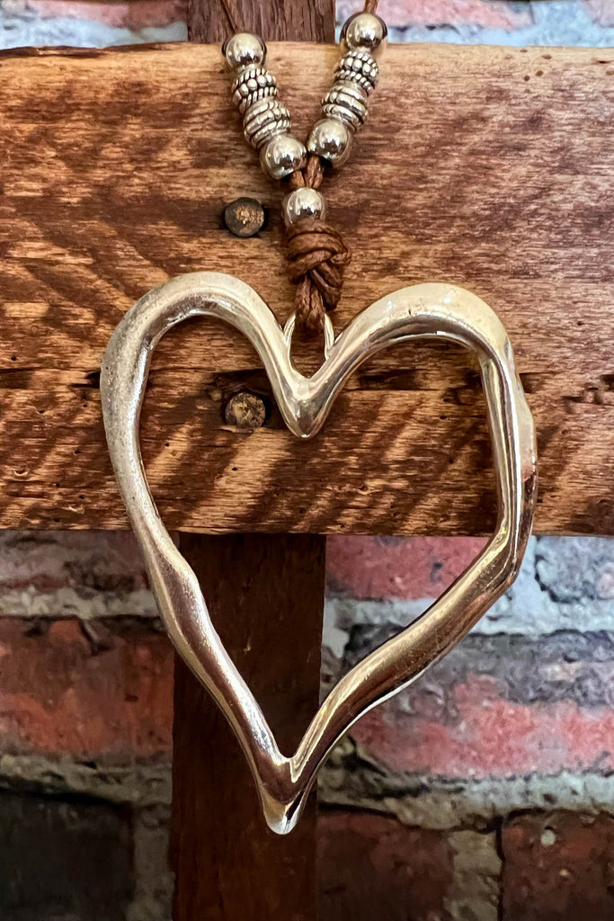 RUSTIC HEART NECKLACE SILVER COLOR