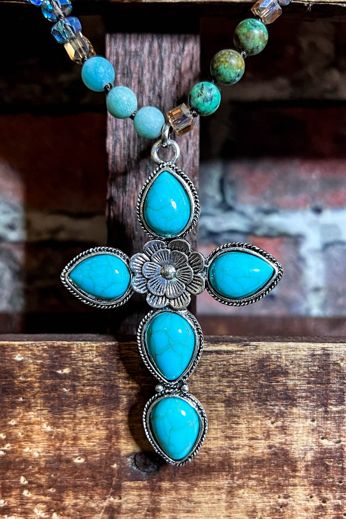 Simple Grace Natural Stones Necklace in Turquoise