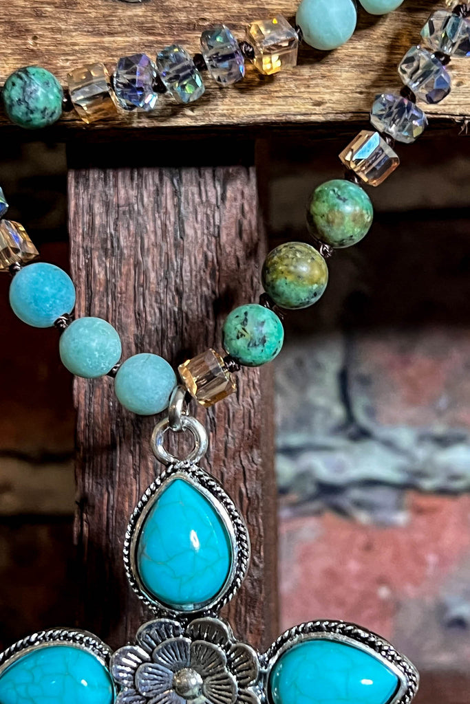 Simple Grace Natural Stones Necklace in Turquoise