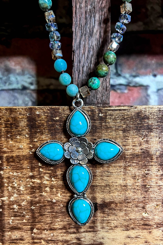 Simple Grace Natural Stones Necklace in Turquoise