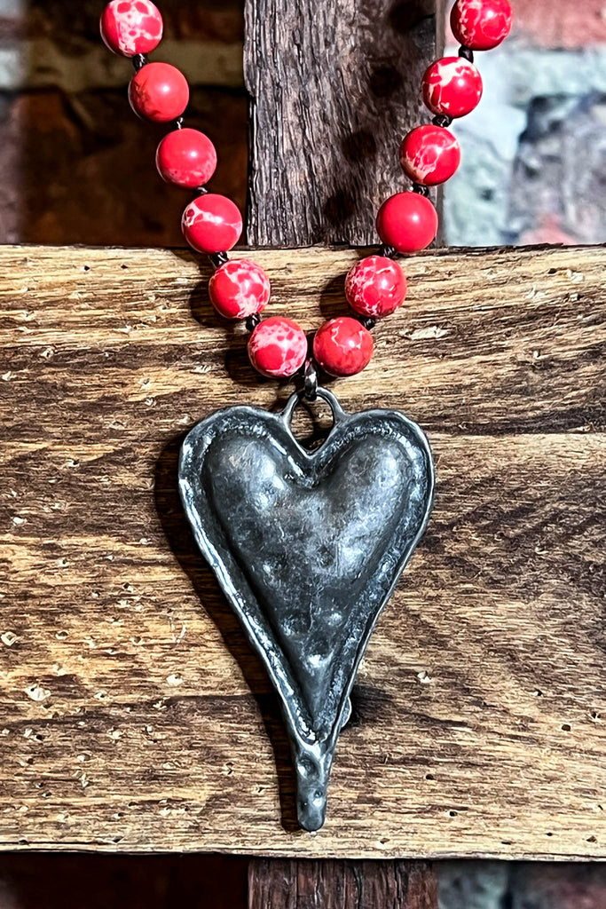 LOVING HEART NECKLACE IN RED