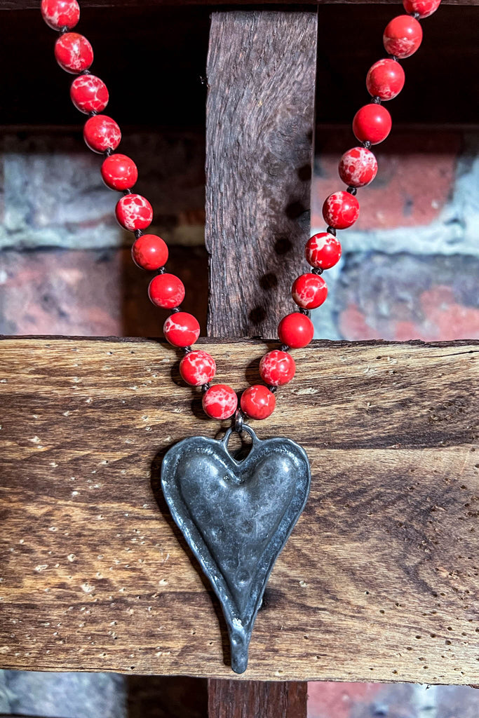 LOVING HEART NECKLACE IN RED