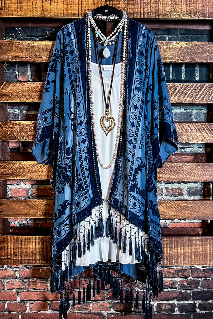 LA VIE BOHEME NAVY BLUE VELVET BURNOUT KIMONO