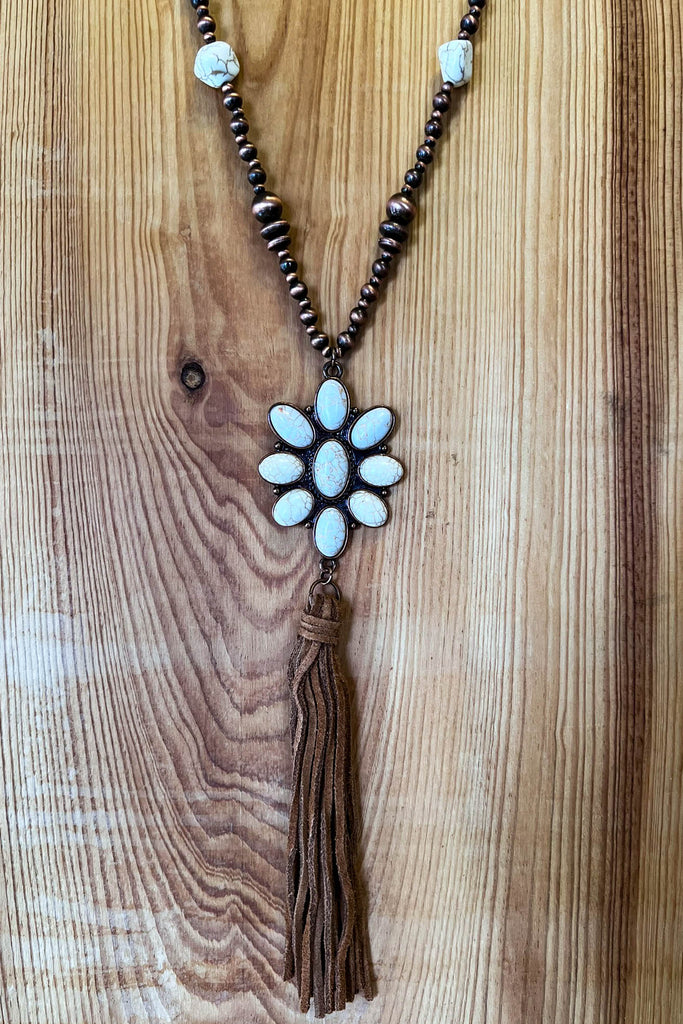 ROSEWOOD FLOWER NECKLACE IVORY