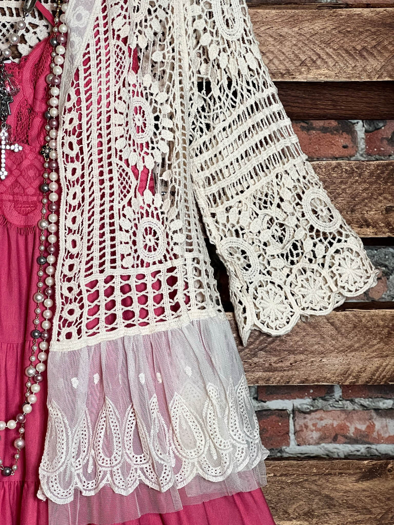 DELICATE TOUCH CROCHET & LACE VINTAGE INSPIRED CARDIGAN BEIGE