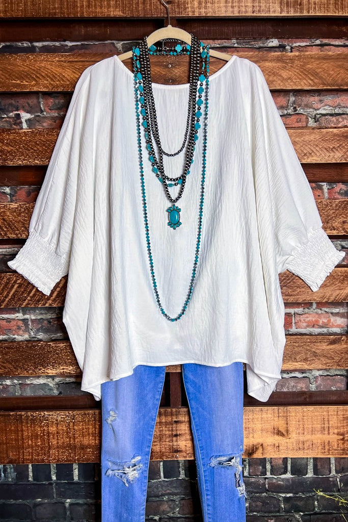 BEAUTY AND STYLE COMFY OFF WHITE TUNIC