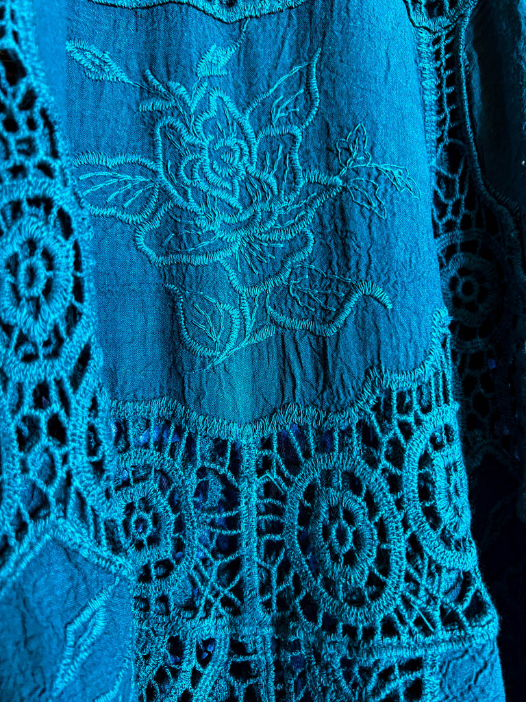 A FAIRYTALE PRETTY UNIQUE 100% COTTON CROCHET LACE TUNIC IN TEAL