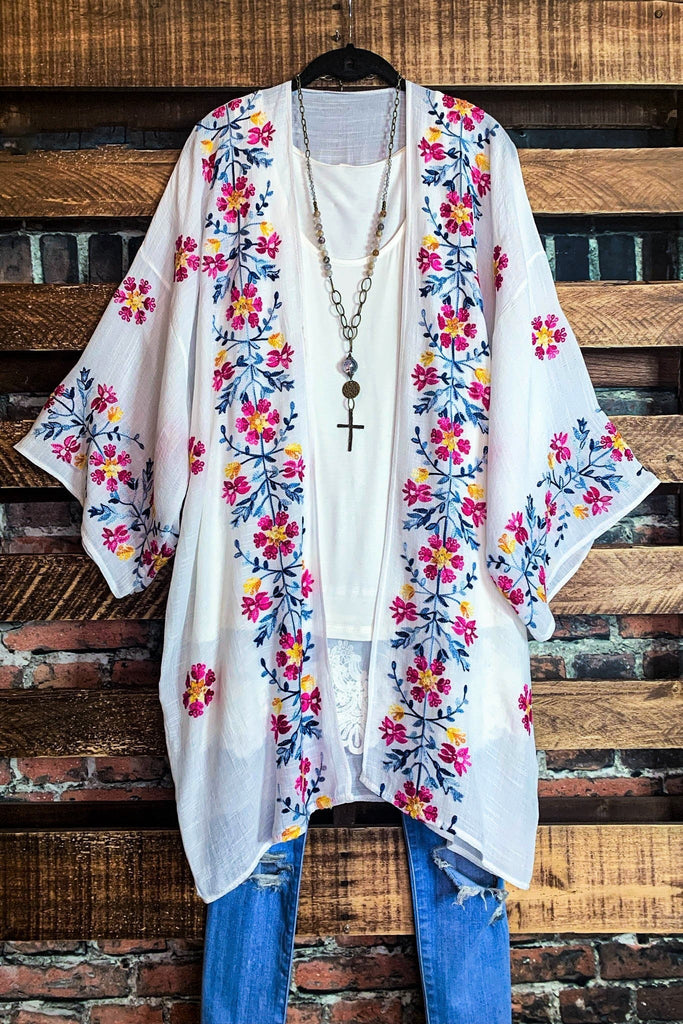 IT'S LOVE AT FIRST SIGHT FLORAL EMBROIDERED KIMONO WHITE