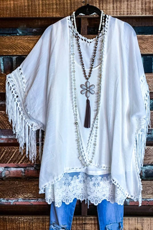 LIVING FREE BOHO CROCHET FRINGE KIMONO IN OFF-WHITE