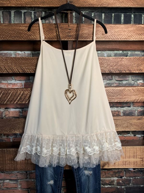 LACE TOP LAYERING SLIP IN BEIGE