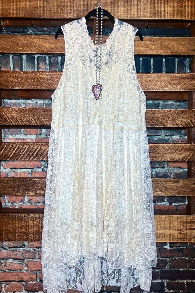 AIR OF ROMANCE VINTAGE INSPIRED LACE DUSTER VEST IN IVORY