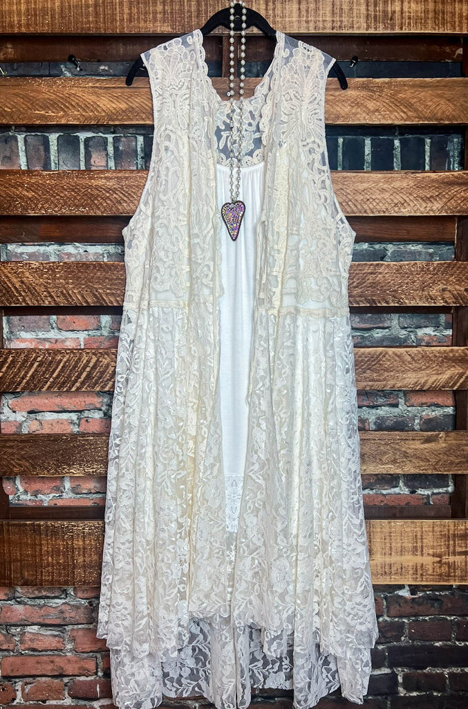 AIR OF ROMANCE VINTAGE INSPIRED LACE DUSTER VEST IN IVORY