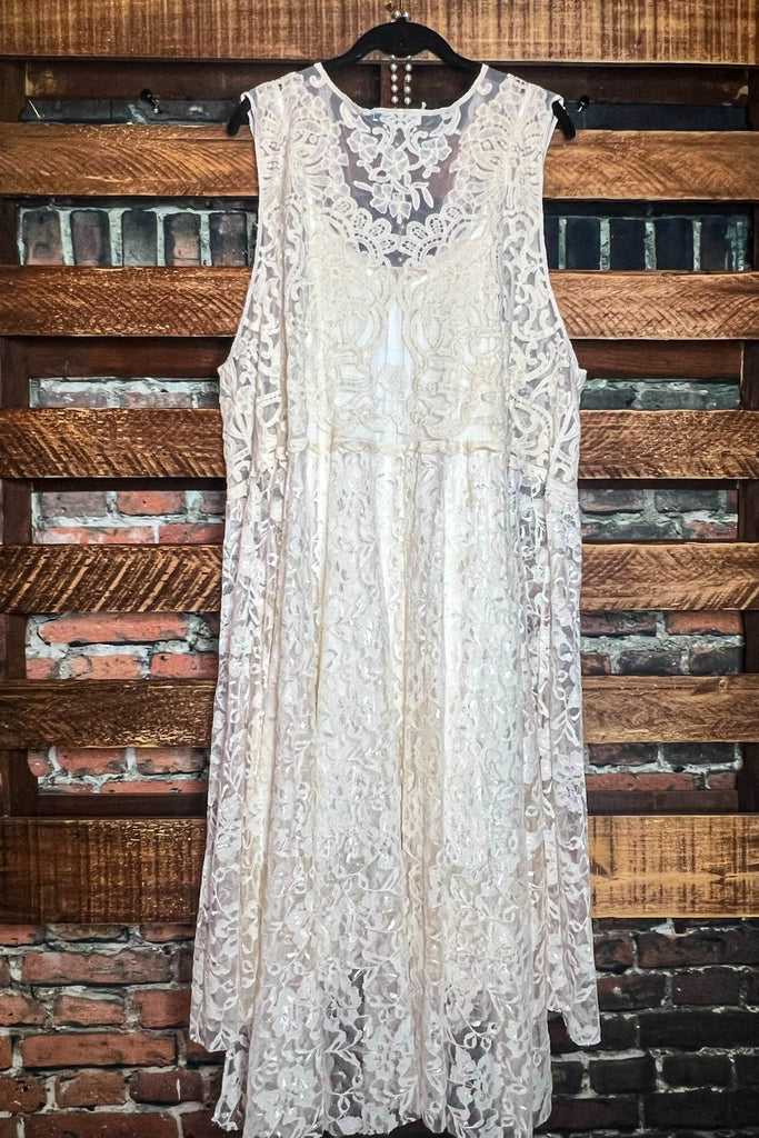 AIR OF ROMANCE VINTAGE INSPIRED LACE DUSTER VEST IN IVORY