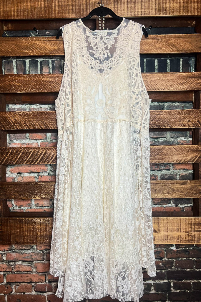 AIR OF ROMANCE VINTAGE INSPIRED LACE DUSTER VEST IN IVORY