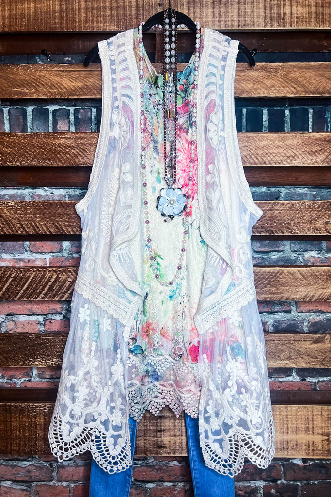 SWEET SECRET VINTAGE INSPIRED LACE VEST IN NATURAL