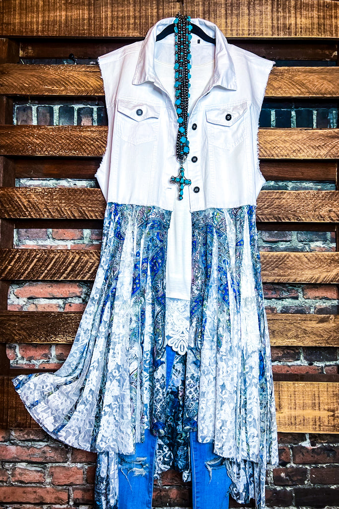 NEVER OUT OF STYLE PRETTY PAISLEY LACE VEST IN BLUE & WHITE