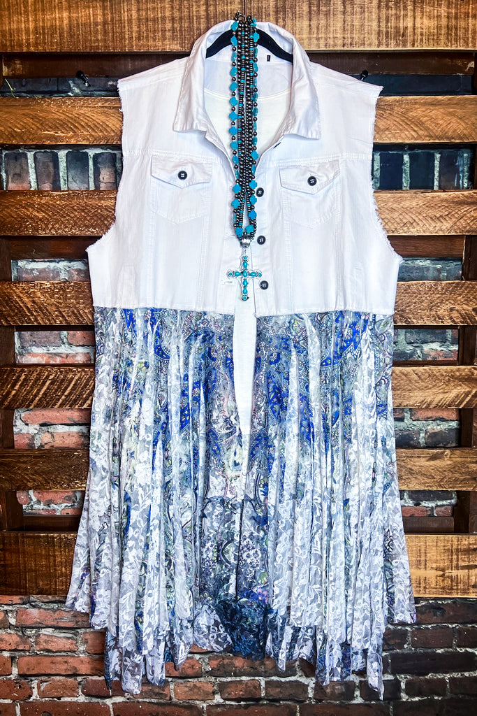 NEVER OUT OF STYLE PRETTY PAISLEY LACE VEST IN BLUE & WHITE