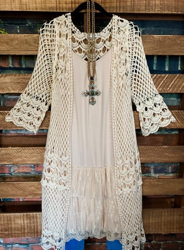 BOHEMIAN HEART VINTAGE INSPIRED CROCHET DUSTER CARDIGAN IN BEIGE