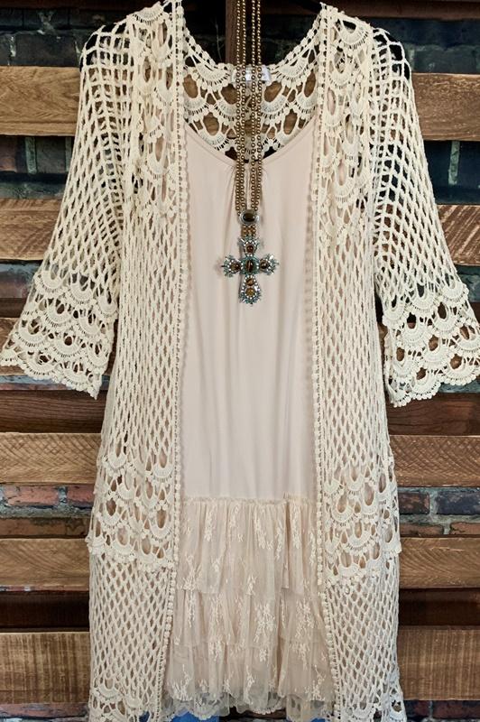 BOHEMIAN HEART VINTAGE INSPIRED CROCHET DUSTER CARDIGAN IN BEIGE